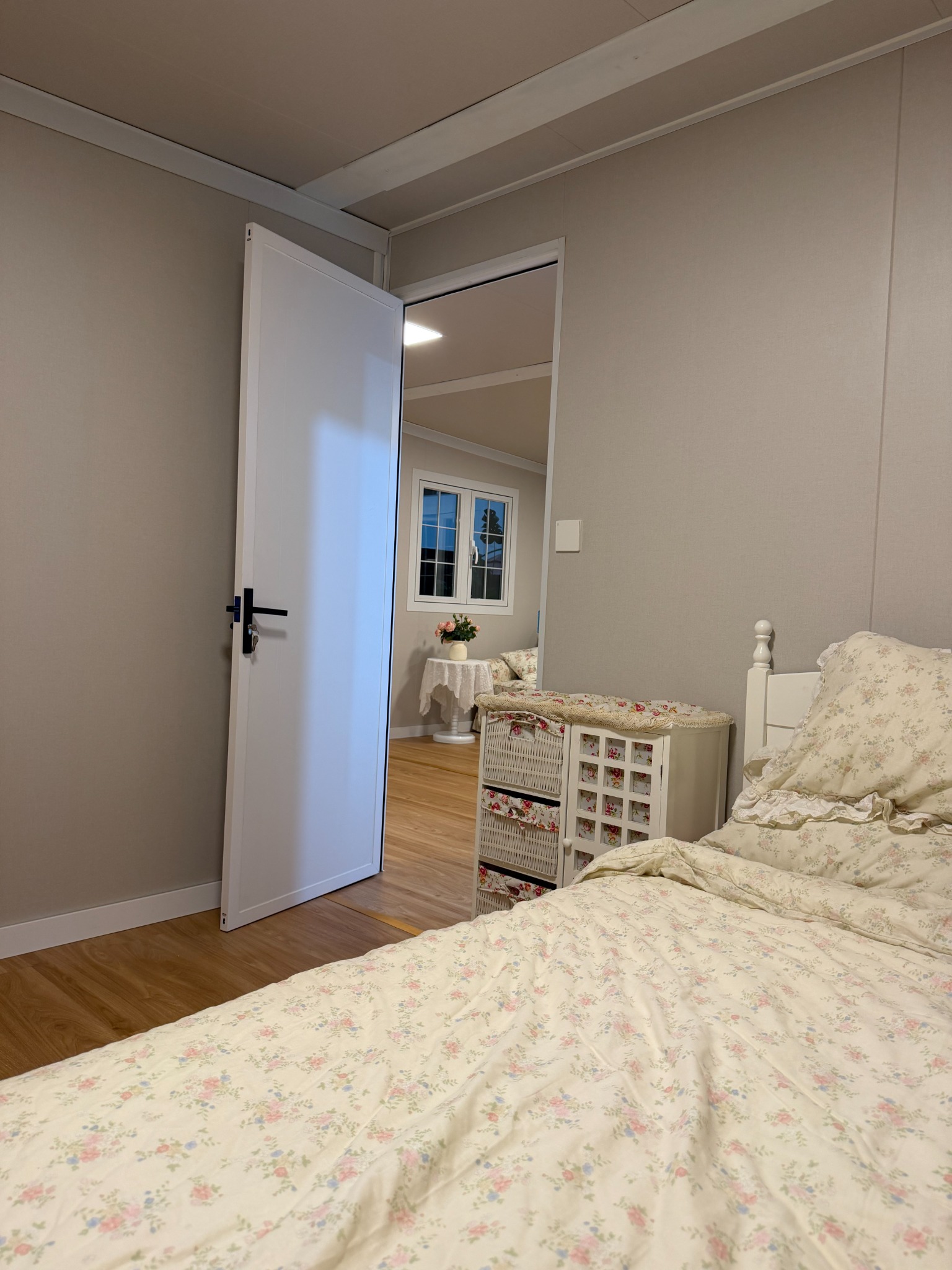Expandable house furnished bedroom