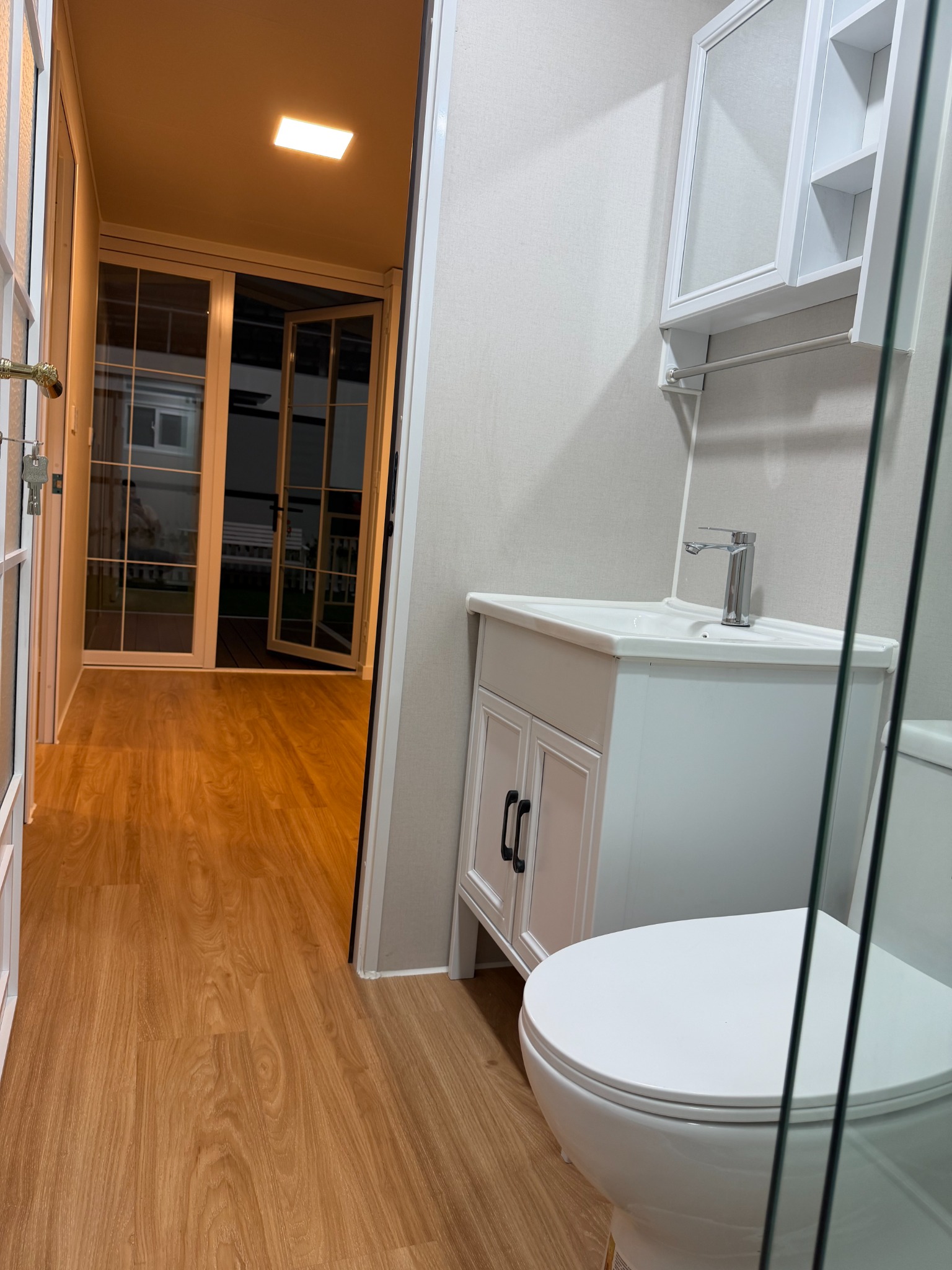 Expandable house utility and plumbing fixture reference
